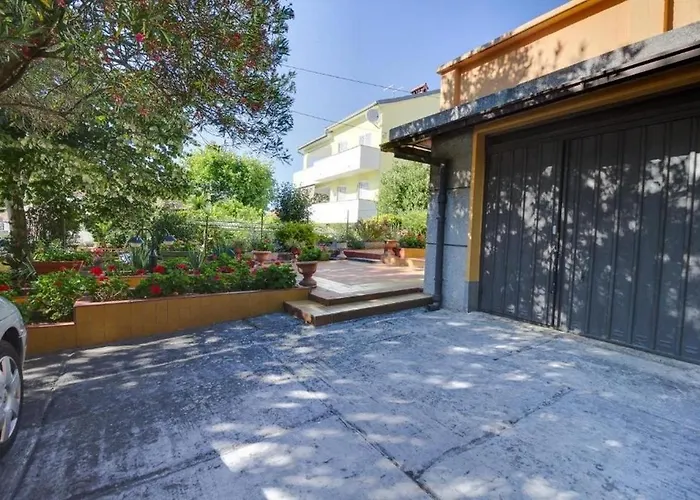 Appartamento With A Parking Space Losinj, Losinj - 20930 *