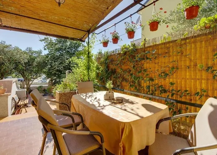 Appartamento With A Parking Space Losinj, Losinj - 20930